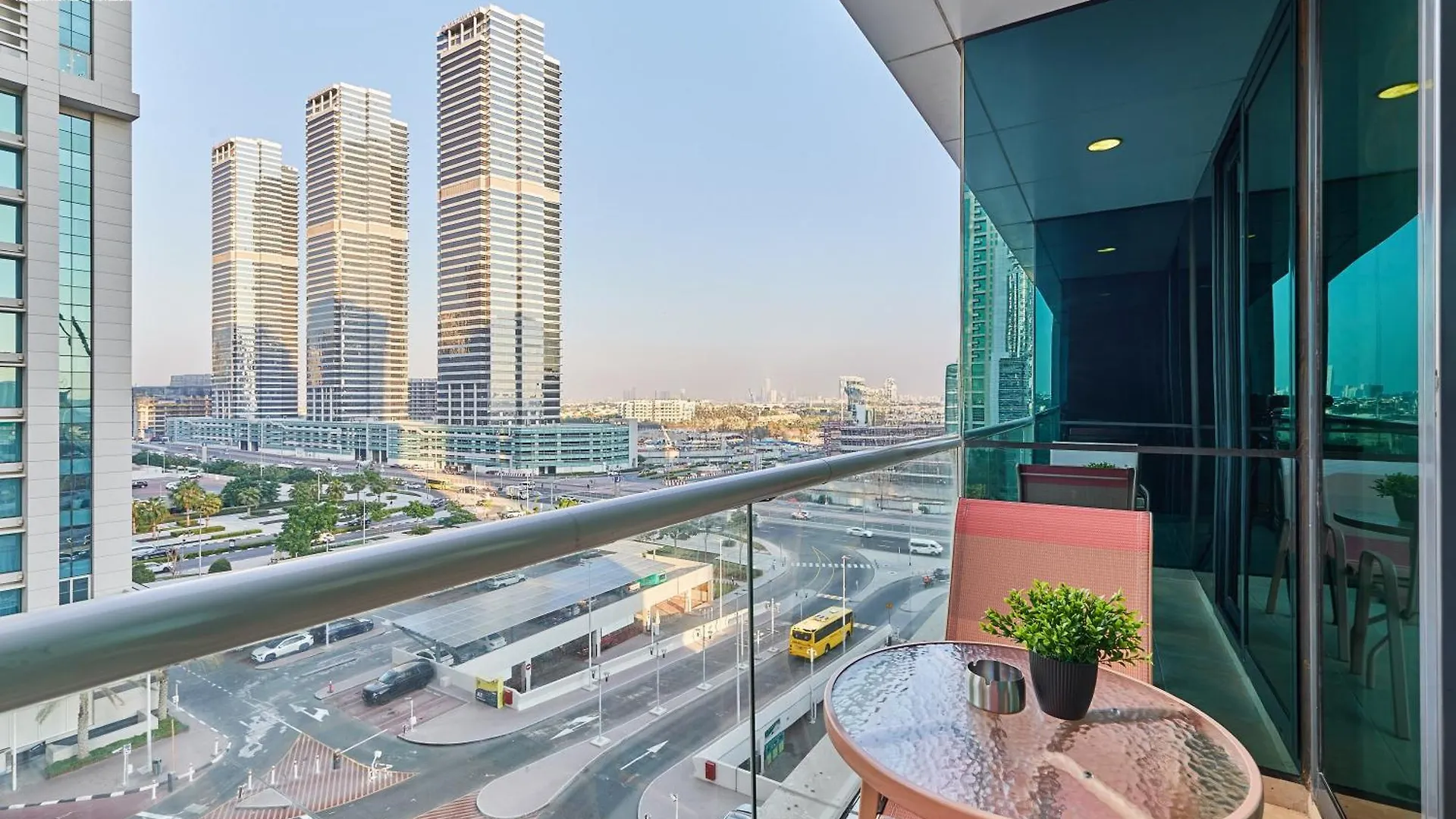 Bnbmehomes - Gold Crest Views 2 Dubai Apartment