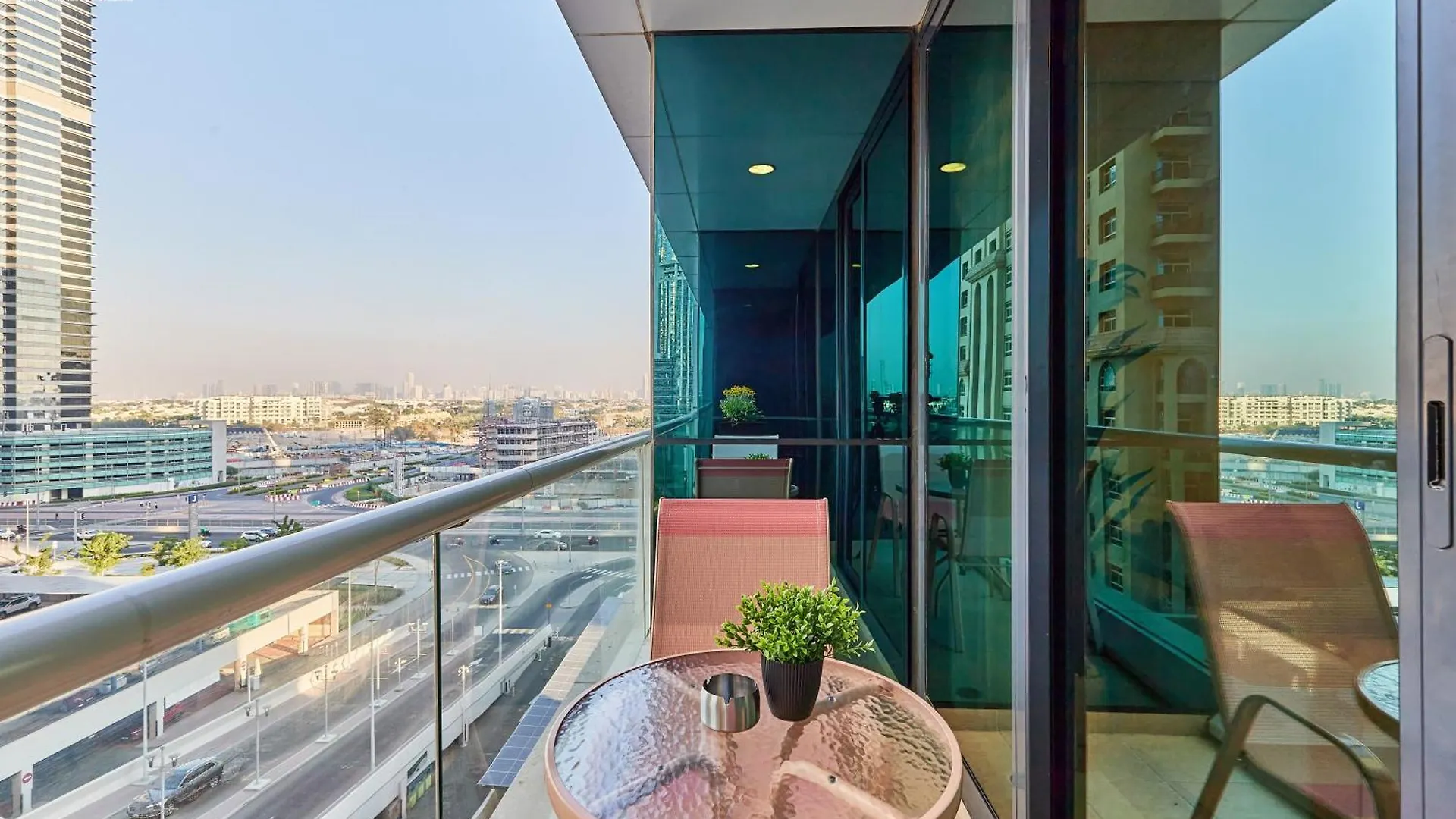 Apartment Bnbmehomes - Gold Crest Views 2 Dubai