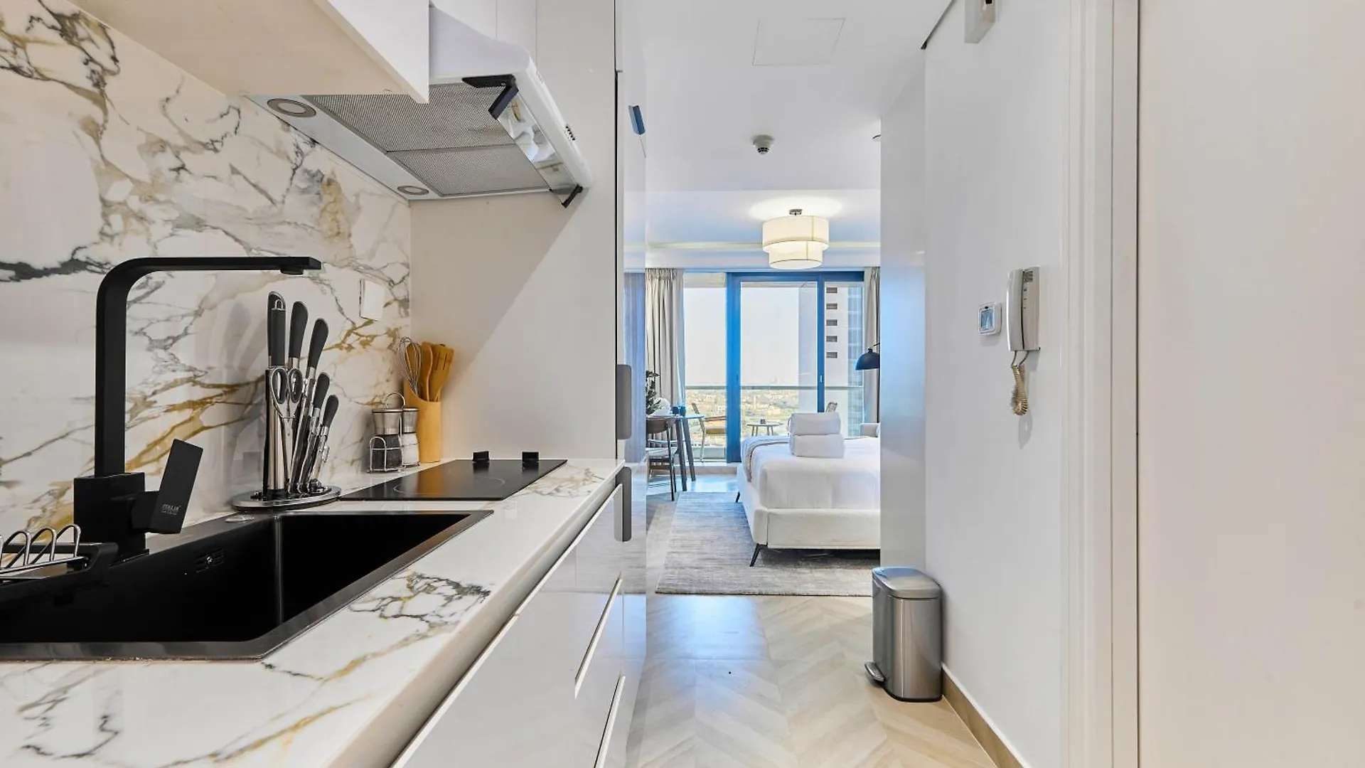 Bnbmehomes - Gold Crest Views 2 Dubai