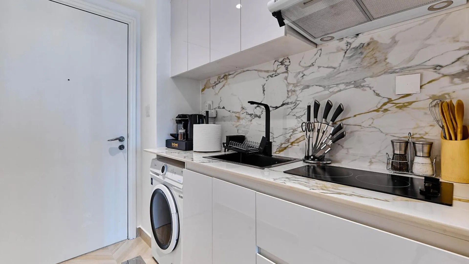 Apartment Bnbmehomes - Gold Crest Views 2 Dubai