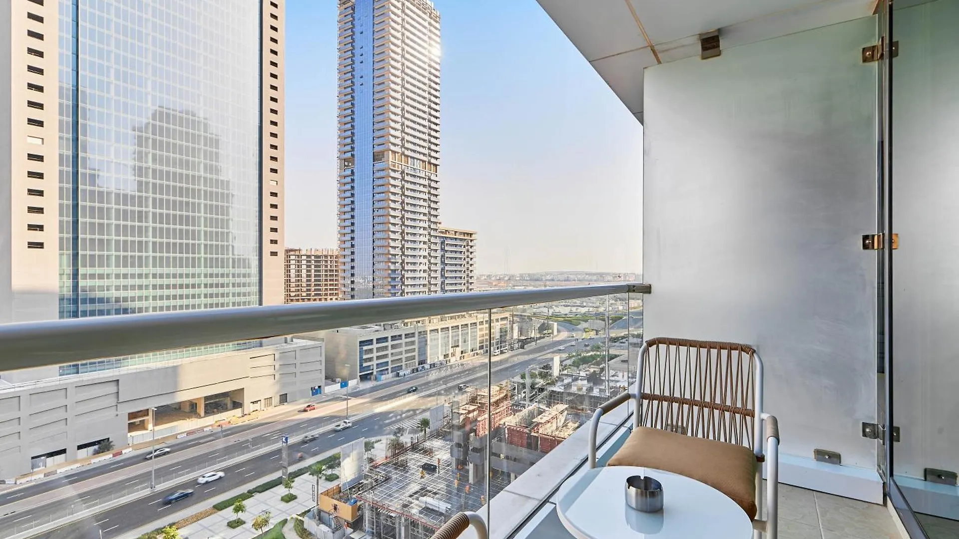 Bnbmehomes - Gold Crest Views 2 Dubai Apartment